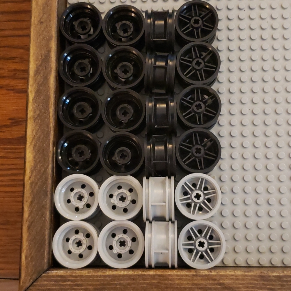 Lego Bag of Wheels 012